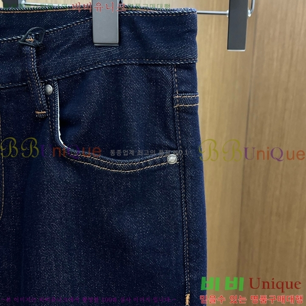   û BU553843