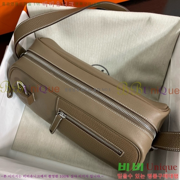 #޽ ڶ   HE422402-1