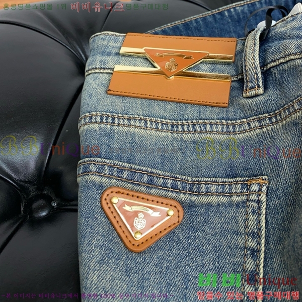   û P9750678