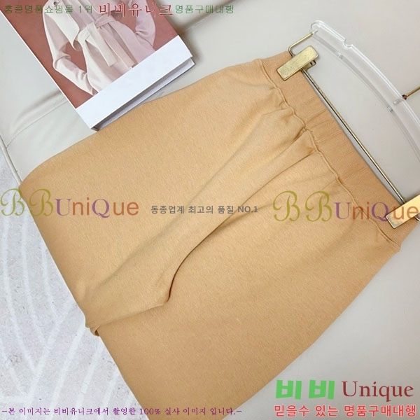    MAX151107-10