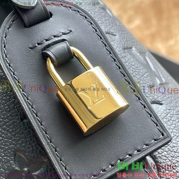 #̺  GM M13044-1001
