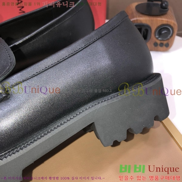  󰡸  2F6690320