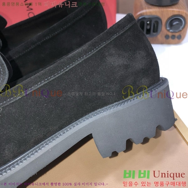  󰡸  2F6690320-2