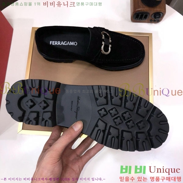  󰡸  2F6690320-2