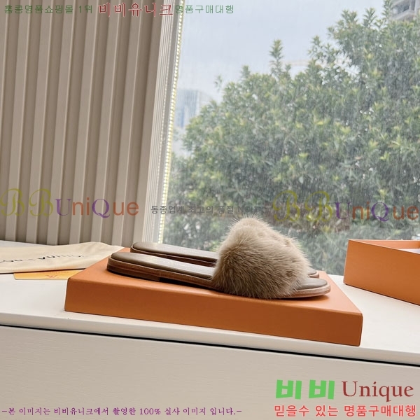 ̺   LV556021-4