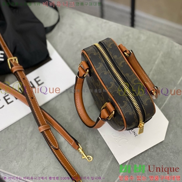 # Ʈ Ʈ ũν 198222-2001