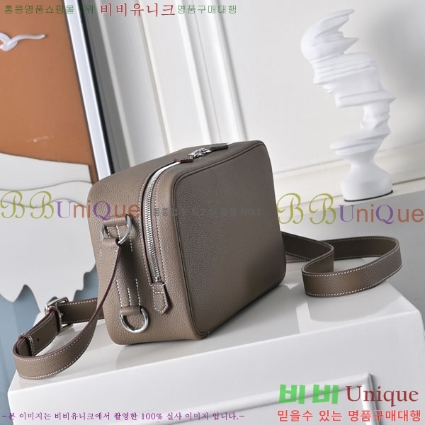 #޽  ٵ   H085735-102